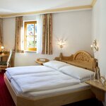 Photo of Tweepersoonskamer, bad, WC, bergkant