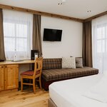 Photo of double room with shower