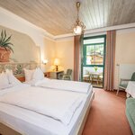 Photo of double room with shower, WC