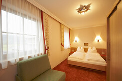 _ALG8988_b