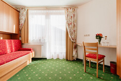 Edelweiß Couch