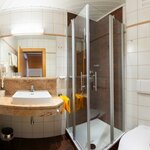 Photo of Familiekamer, douche en bad, WC, 1 slaapkamer