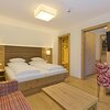Photo of Family room, shower, toilet, superior