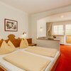 Photo of double room with shower, WC