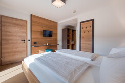 (c) Hotel Matschner