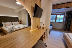 (c) Hotel Matschner