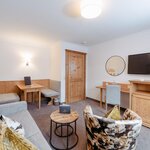 Photo of suite with shower, bath tub, WC