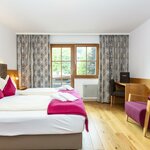Photo of double room with shower, WC