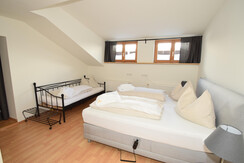 Schlafzimmer 2