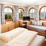 Photo of Triple room, shower, toilet, 1 bed room