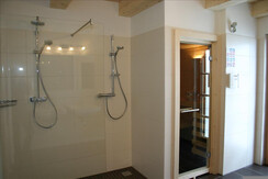 Dusche und Sauna
