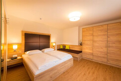App_13 Schlafzimmer
