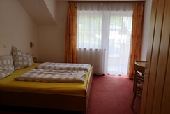 Schlafzimmer 2