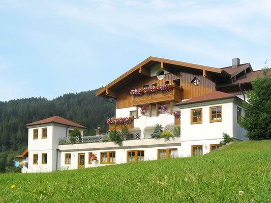 Hausansicht Sommer | © Mittersteghof
