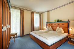 MONDI Hotel Bellevue Suite Panorama Schlafzimmer 1