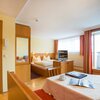 Photo of ap./comb. living-bed-room/bath tube, WC