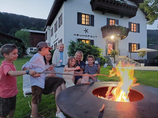 NEUHOFGUT _ Grillabend