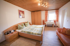 Schlafzimmer 2