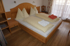 Schlafzimmer Zi 4