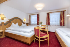 Dreibettzimmer