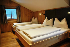 Haselnuss Schlafzimmer 1