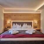 Photo of double room with shower or bath tub, WC