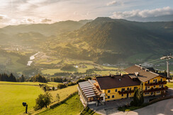 Stern Außenansicht mit Talblick