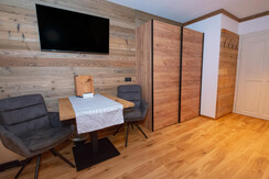 Kleiderschrank