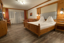 image00003 (2)