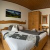 Photo of double room with shower, WC