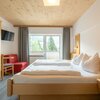 Photo of Doppel- Dreibettzimmer mit Dusche, WC