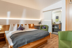 Schlafzimmer 1