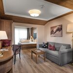 Photo of suite with shower, WC