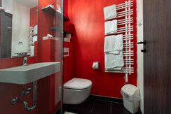 Apartment A, Bad 3
