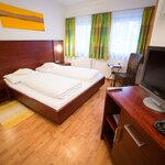 Photo of Double room, shower, toilet, 1 bed room